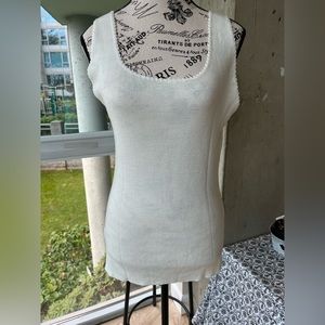 Pretty off white, unbranded knit tank top, size large (172)